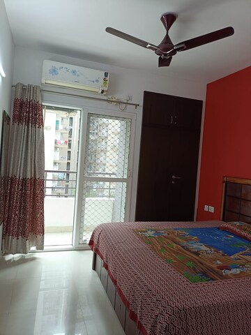 Bedroom in 3 BHK Apartment at Amrapali Sapphire, Sector 45 – for Rent