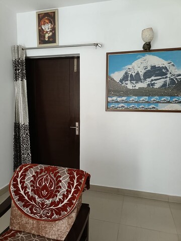 Bedroom in 3 BHK Apartment at Amrapali Sapphire, Sector 45 – for Rent
