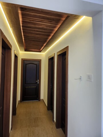 Building Lobby in 3 BHK Apartment at Amrapali Sapphire, Sector 45 – for Rent
