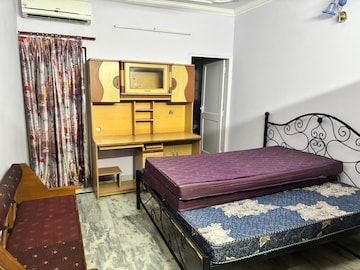 Bedroom in 3 BHK Apartment at SDS NRI Residency, Sector 45 – for Rent