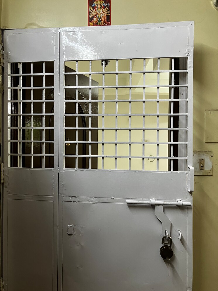 undefined, madhusanchay-society Commercial Office Space 750 Sq.Ft. In Karve Nagar Pune 9063082