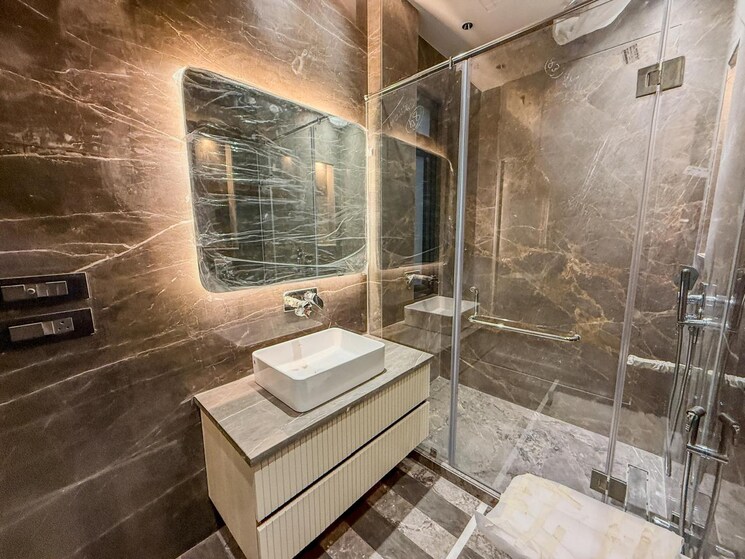 Bathroom, greater kailash part 3 4 Bedroom 2500 Sq.Ft. Builder Floor In Greater Kailash Part 3 Delhi 9063096