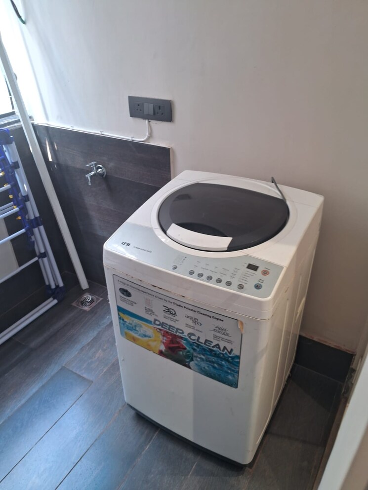 Other, safdarjung enclave 3 Bedroom 1800 Sq.Ft. Builder Floor In Safdarjung Enclave Delhi 9063099