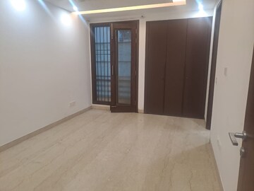 Room in 4 BHK Builder Floor at Safdarjung Enclave – for Rent