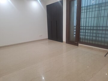 Room in 4 BHK Builder Floor at Safdarjung Enclave – for Rent