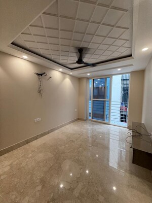 Room in 3 BHK Builder Floor at South Extension ii – for Sale