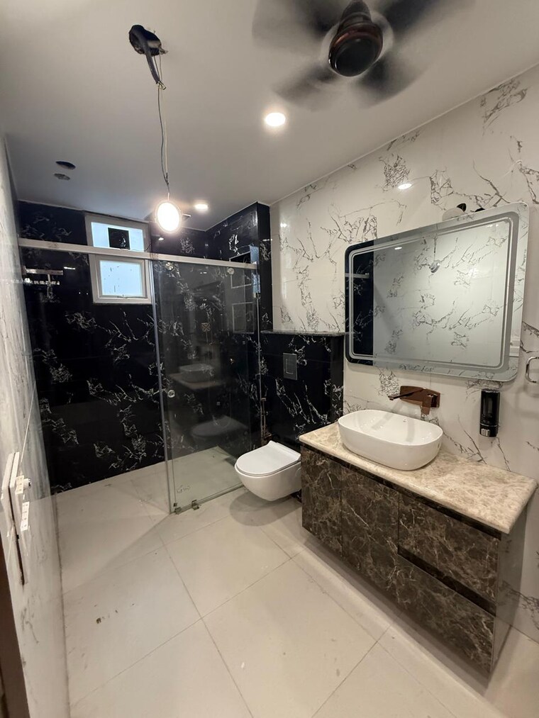 Bathroom, south extension ii 3 Bedroom 1800 Sq.Ft. Builder Floor In South Extension ii Delhi 9063113