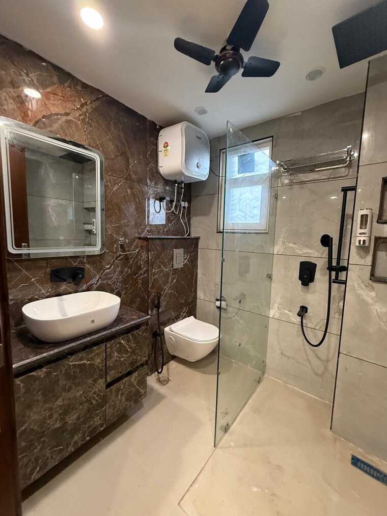 Bathroom, south extension ii 3 Bedroom 1800 Sq.Ft. Builder Floor In South Extension ii Delhi 9063113