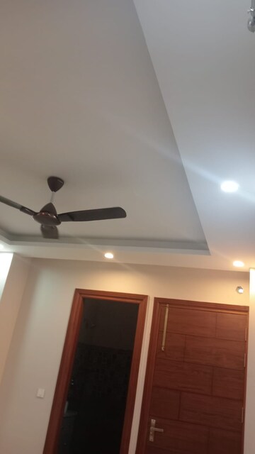 Furnished Amenities in 3 BHK Builder Floor at Sector 14 – for Rent