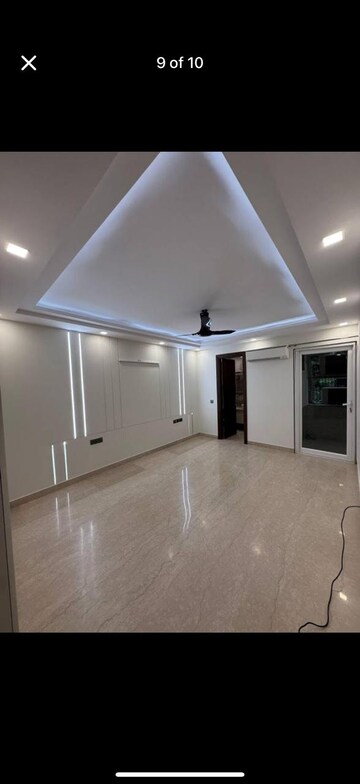 Room in 3 BHK Builder Floor at Kalkaji – for Rent