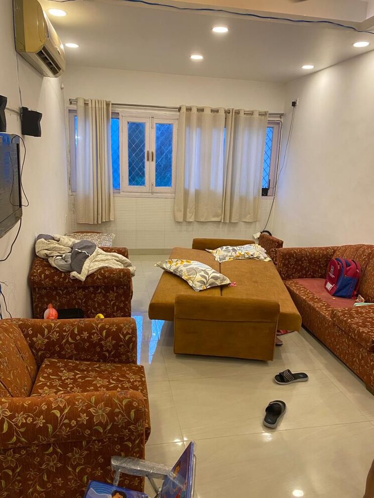 Living Room, rwa-kalkaji-dda-flats-l1-l2 3 Bedroom 1600 Sq.Ft. Apartment In Govindpuri Delhi 9063127