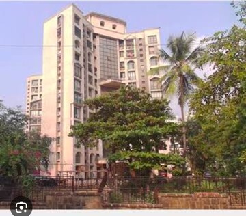 2 BHK Apartment – Exterior View View at Chanchal Kalyan Complex, Yari Road - for Rent