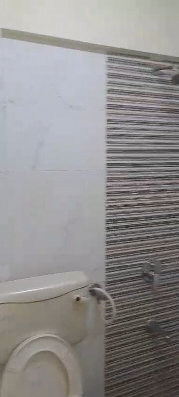 Bathroom in 2 BHK Apartment at Chanchal Kalyan Complex, Yari Road – for Rent