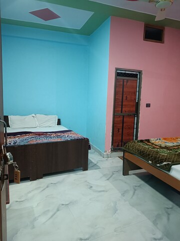 Bedroom in  Pg at Vineet Khand – for Rent