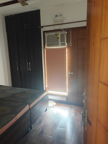 Room in 3 BHK Builder Floor at Palam Vihar Residents Association, Palam Vihar – for Rent