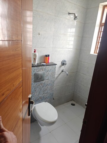 Bathroom in 3 BHK Builder Floor at Palam Vihar Residents Association, Palam Vihar – for Rent