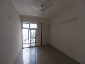 Room in 2 BHK Apartment at Mahagun Mywoods III, Sector 16c Greater Noida – for Rent