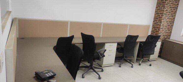 Team Area, emaar-emrald-floors-select Commercial Office Space 641 Sq.Ft. In Sector 65 Gurgaon 9063197