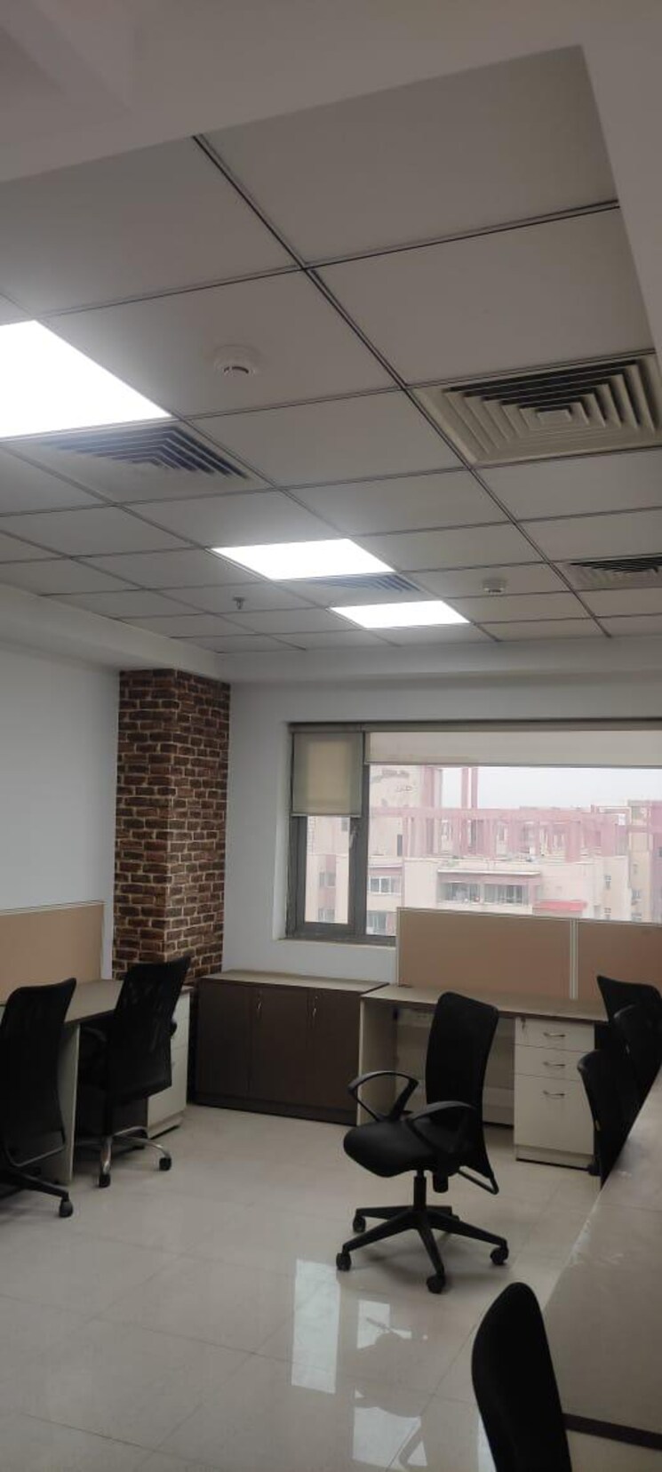 Team Area, emaar-emrald-floors-select Commercial Office Space 641 Sq.Ft. In Sector 65 Gurgaon 9063197