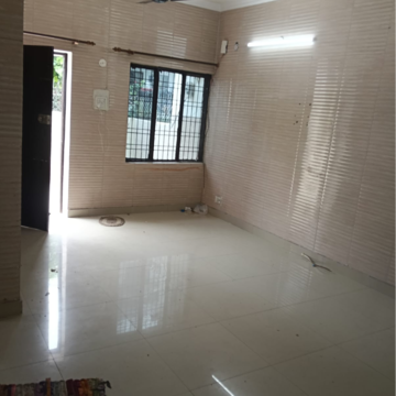 Room in 2 BHK Apartment at Jaipuria Plaza, Sector 26 – for Rent