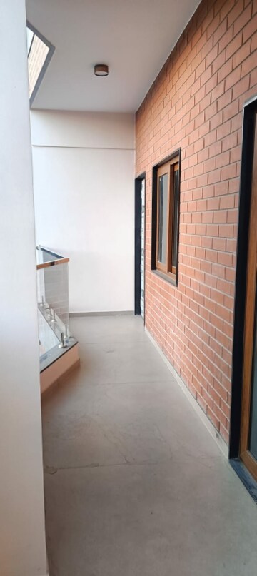 Room in 3 BHK Apartment at Richmond Town – for Rent