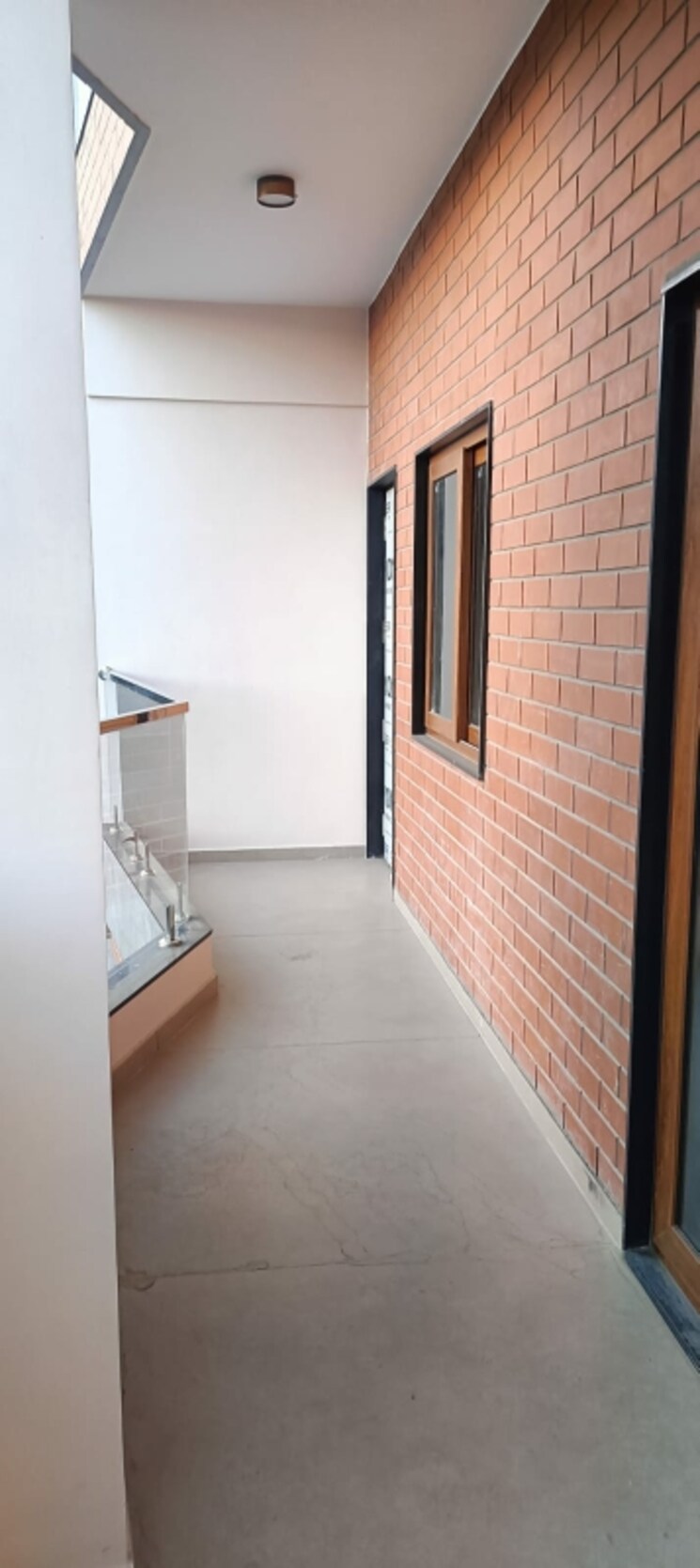 Room, richmond town 3 Bedroom 2200 Sq.Ft. Apartment In Richmond Town Bangalore 9063243