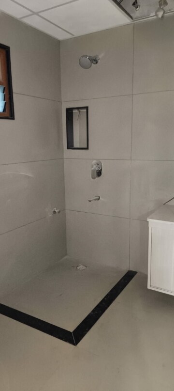 Bathroom in 3 BHK Apartment at Richmond Town – for Rent