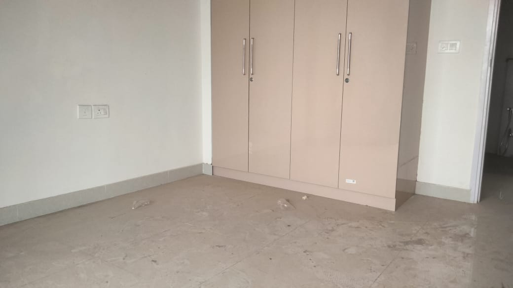 3 BHK + Servant Room Apartment For Rent in Pareena The Elite Residences