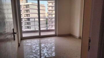 Room in 3 BHK Apartment at Pareena The Elite Residences, Sector 99 – for Rent