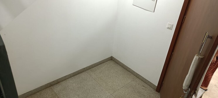 Room, panchsheel enclave Commercial Office Space 2800 Sq.Ft. In Panchsheel Enclave Delhi 9063325