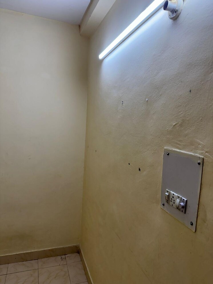 Other, sector 23 dwarka 1 Bedroom 400 Sq.Ft. Apartment In Sector 23 Dwarka Delhi 9063320