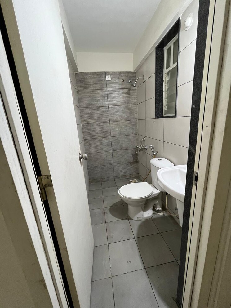 Attached Bathroom, malkani-bon-vivant 2 Bedroom 728 Sq.Ft. Apartment In Mundhwa Pune 9063351