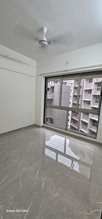 Room in 1 BHK Apartment at Veena Smart Homes, Kandivali West – for Rent