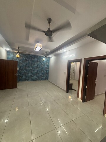 Living Room in 2 BHK Builder Floor at Aarya Vihar, Sector 73 – for Rent