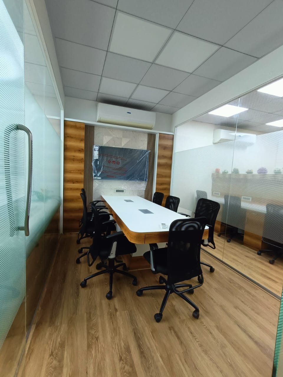 Office Space For Rent in Satra Plaza