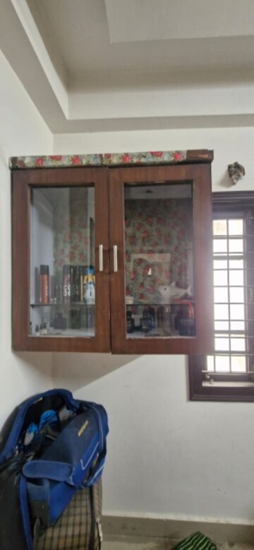 Room in 3 BHK Builder Floor at Kondapur – for Rent