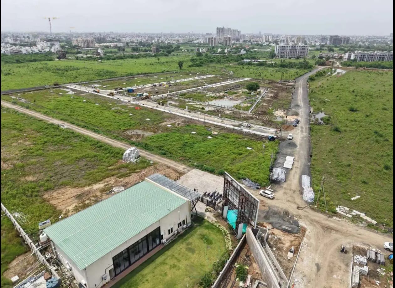 Plot For Sale in Aanand Park 2 