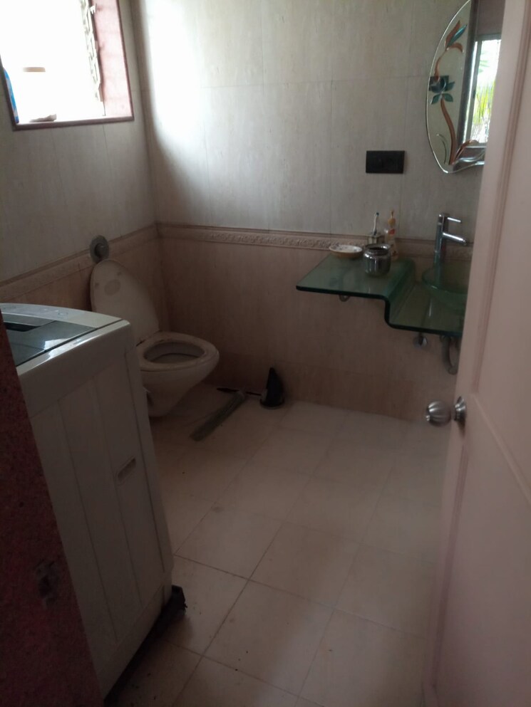 Bathroom, guru-ganesh-nagar-society 3 Bedroom 1346 Sq.Ft. Independent House In Kothrud Pune 9063480