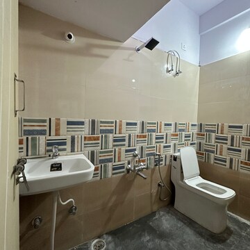 Attached Bathroom in 2 BHK Builder Floor at Bhuvaneshwari Nagar – for Rent