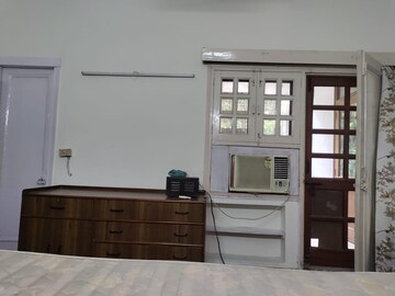 Living Room in 2 BHK Builder Floor at Nehru Enclave – for Rent
