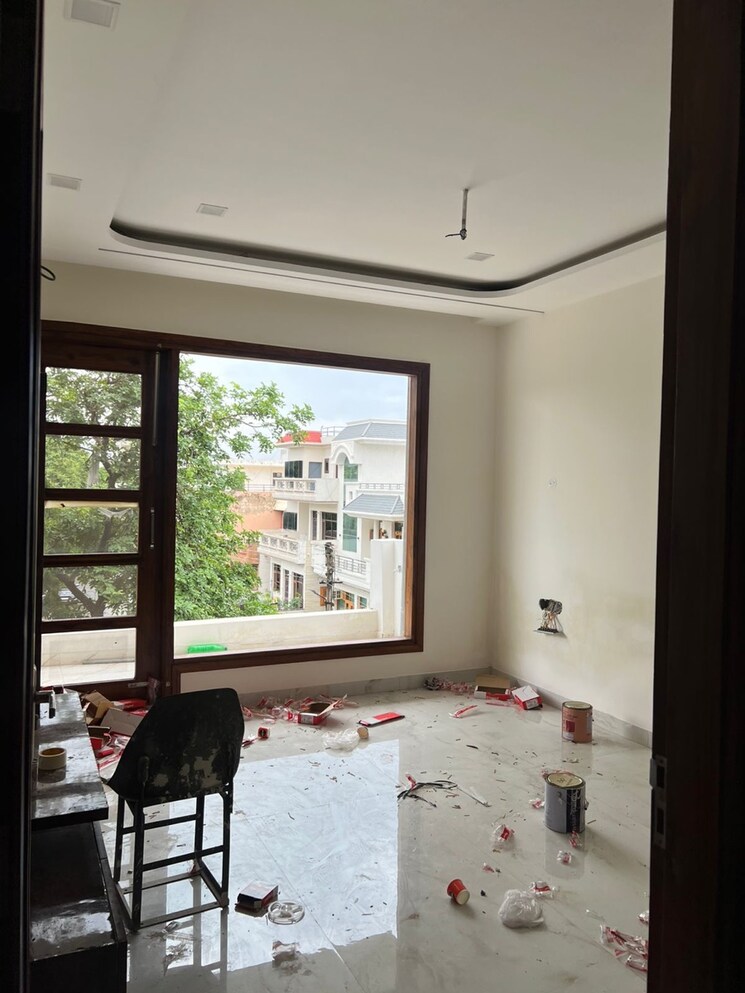 Room, sector 11 3 Bedroom 2340 Sq.Ft. Builder Floor In Sector 11 Panchkula 9063525