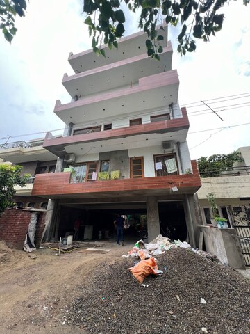 3 BHK Builder Floor For Sale in Sector 11