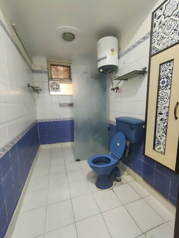 Bathroom in 3.5 BHK Apartment at Eldeco Apartments, Vaishali Sector 5 – for Rent