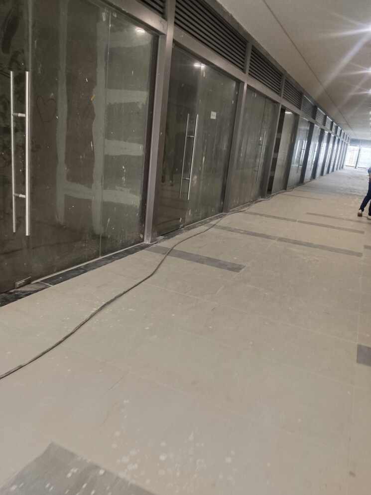 Room, aditya-family-hub Commercial Office Space 350 Sq.Ft. In Sector 2 Wave City Ghaziabad 9063562