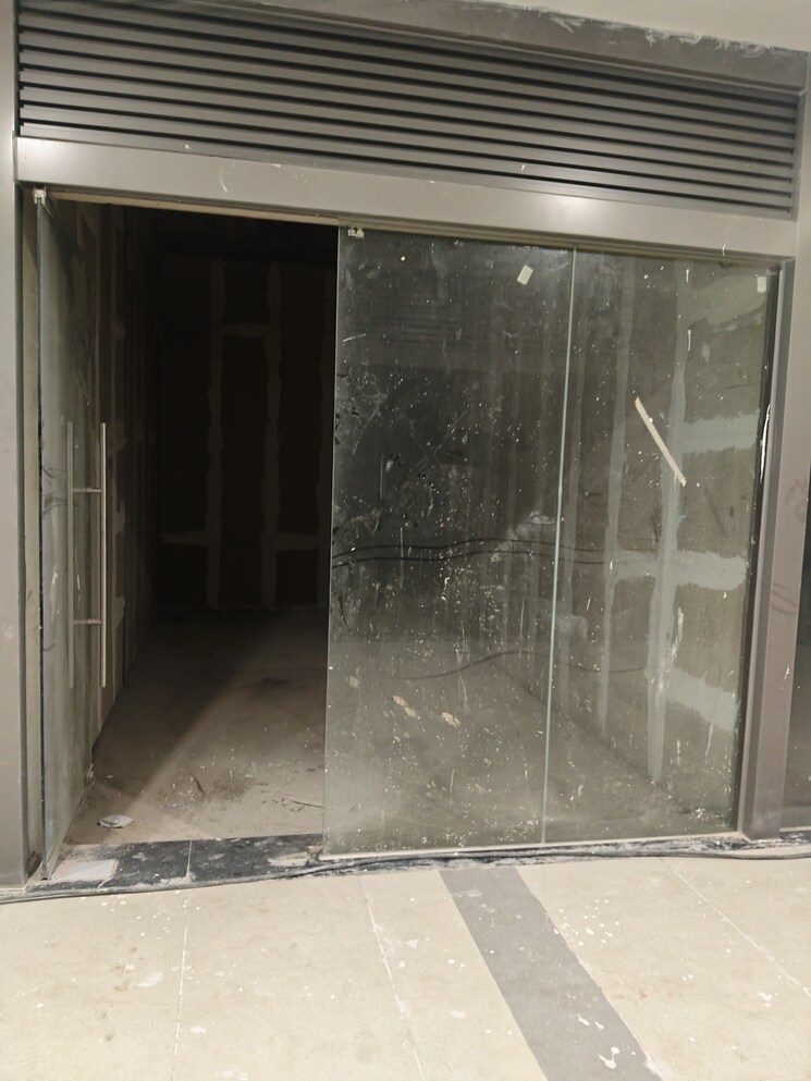 Room, aditya-family-hub Commercial Office Space 350 Sq.Ft. In Sector 2 Wave City Ghaziabad 9063562