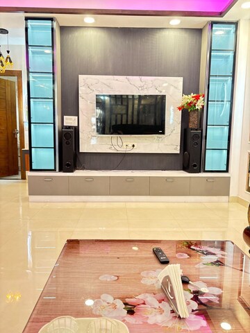 Room in 3 BHK Builder Floor at Parklands, Sector 85 – for Rent