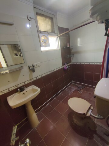 Bathroom in 3.5 BHK Apartment at Eldeco Apartments, Vaishali Sector 5 – for Rent
