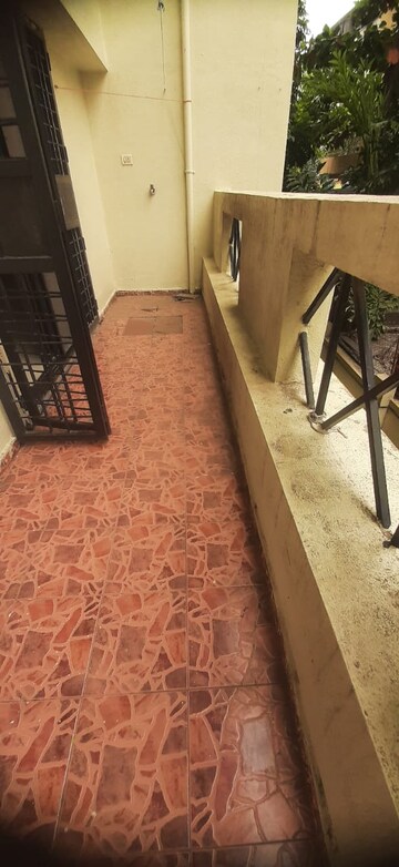 Parking in 1 BHK Apartment at Kharadi – for Rent
