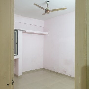Room in 2 BHK Apartment at Rohan Rutej Park, Akurdi – for Rent