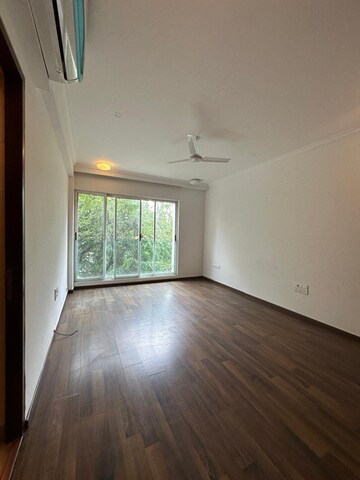 Room in 4 BHK Apartment at Epsilon Villa Plot, Yemalur – for Rent